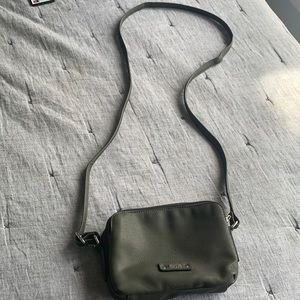 Roots crossbody bag